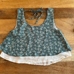 Flowy cropped sleeveless blouse